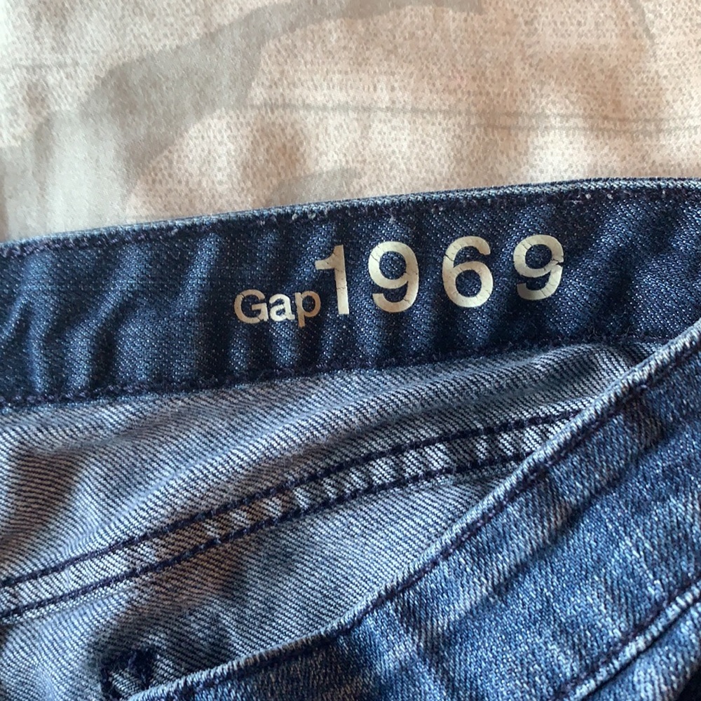 Gap cut offs - Picture 4 of 5